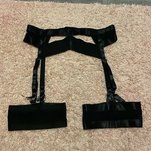 💣 Black garter leg strap belt
